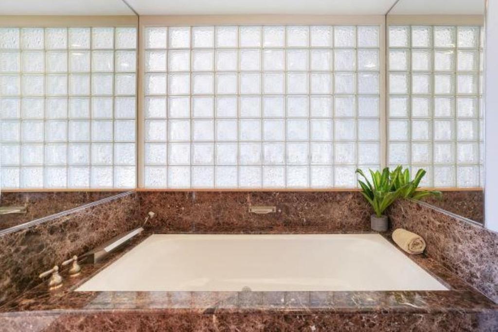Luxury 2-Story Oceanfront Condo W/ Views & Pool Wailua  Eksteriør billede